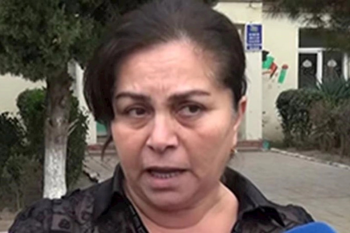 Məktəbdə qalmaqal: Direktor müəllimi döyüb? — VİDEO