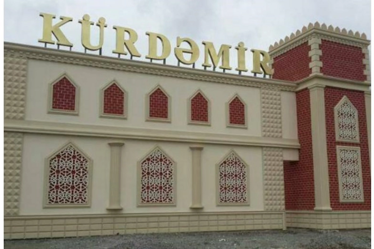 Kürdəmirdə anasını döyən oğlana kafe və restoranlara getmək qadağan edildi — MƏHKƏMƏ QƏRARI
