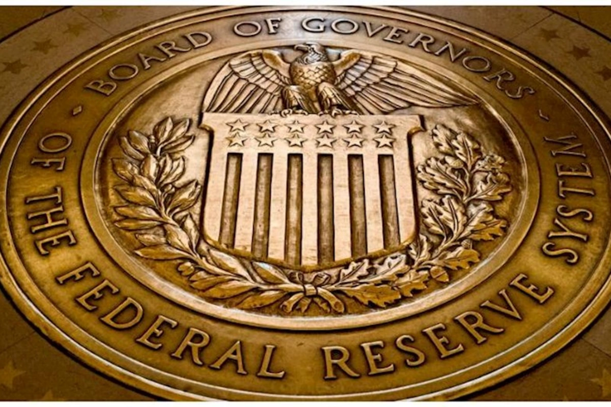 FED uçot dərəcəsini 5,25-5,5 % diapazonunda saxlayıb