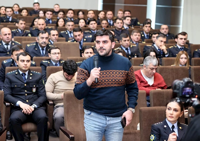 Bakı Baş Gömrük İdarəsinə mediatur təşkil edildi — FOTOLAR