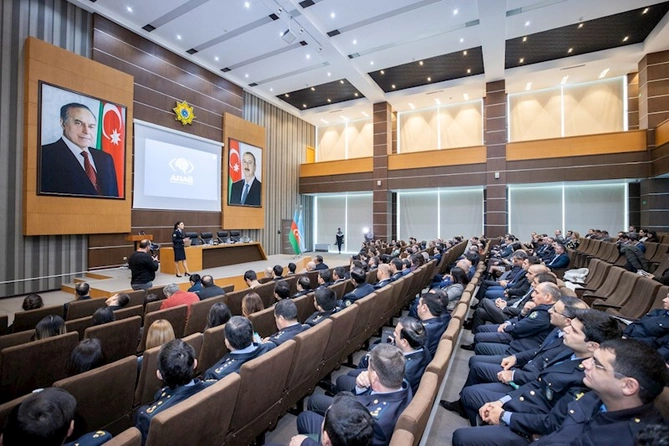 Bakı Baş Gömrük İdarəsinə mediatur təşkil edildi — FOTOLAR