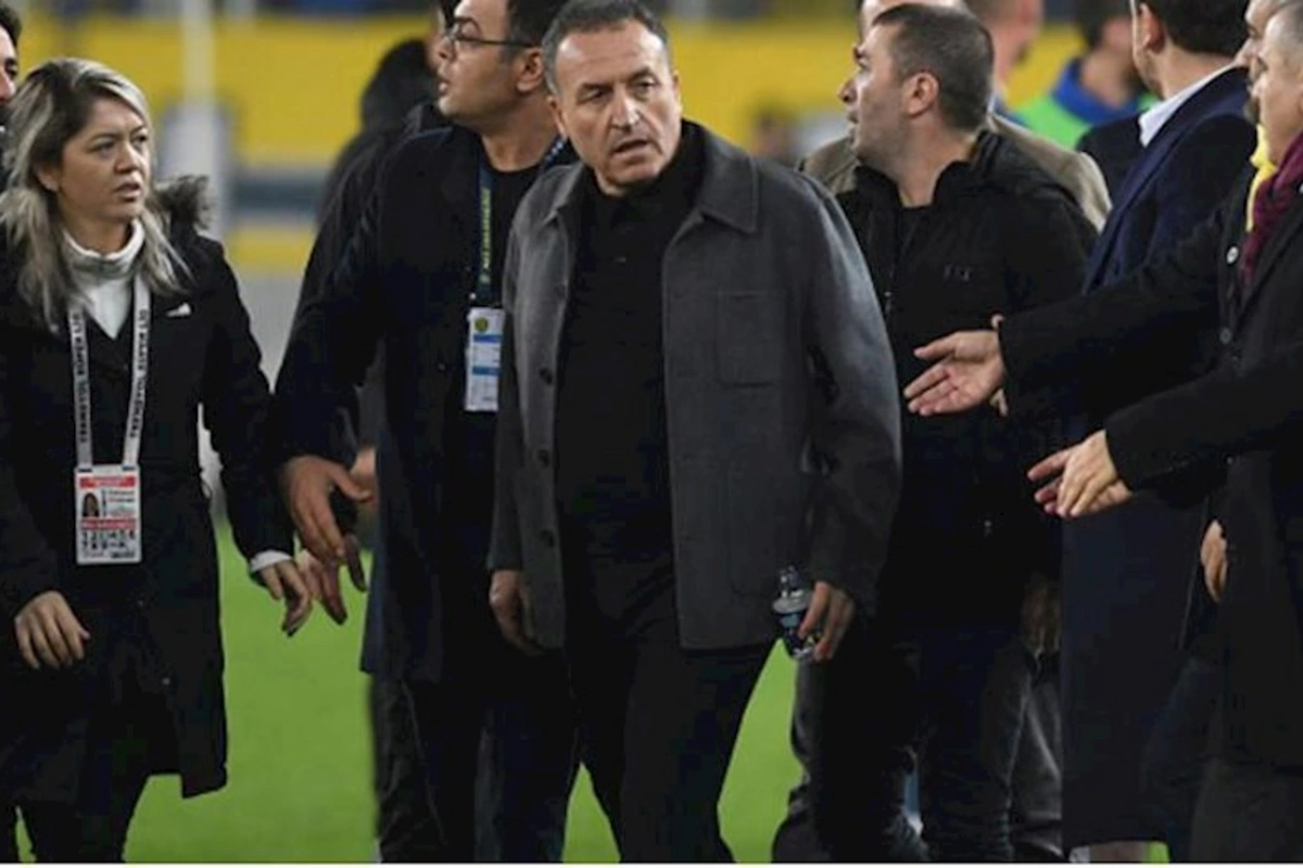 Hakimi döyən Faruk Koca ömürlük futboldan uzaqlaşdırıldı