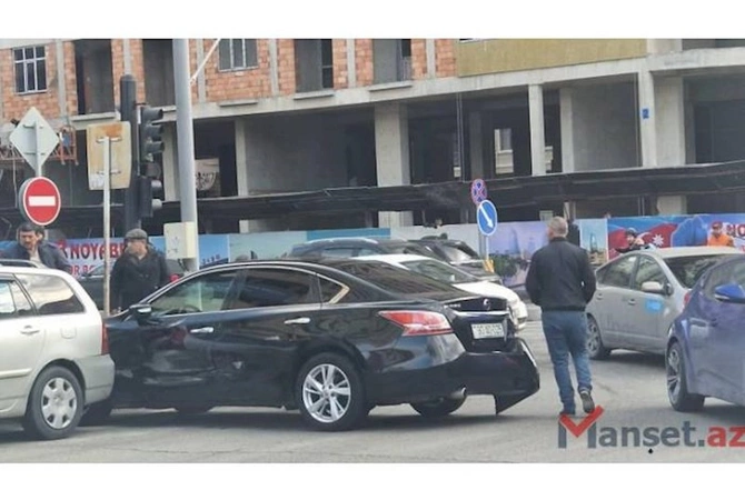 Ədliyyə Nazirliyinin yüksək vəzifəli şəxsinin xidməti maşını qəzaya uğradı — FOTO