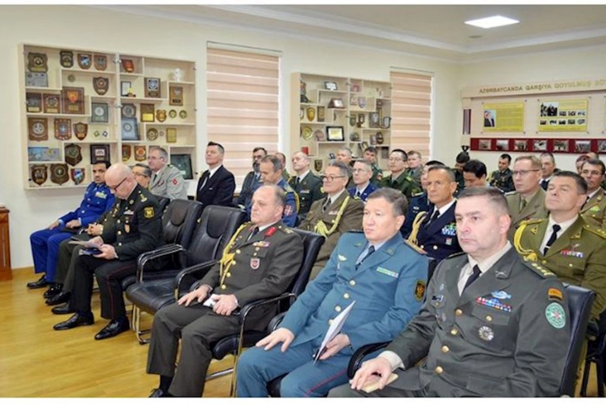Hərbi attaşelərlə cari ilin yekununa dair toplantı keçirilib