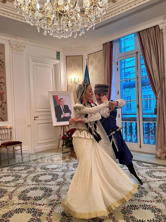 Parisdə Dünya Azərbaycanlılarının Həmrəylik Günü qeyd edilib