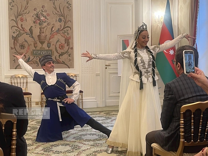 Parisdə Dünya Azərbaycanlılarının Həmrəylik Günü qeyd edilib