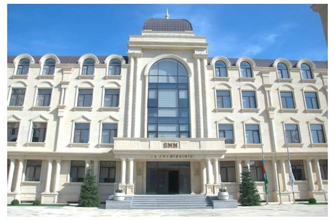 Bakı Modern Təhsil Kompleksində müəllim döyüldü — Həbs olunan var...