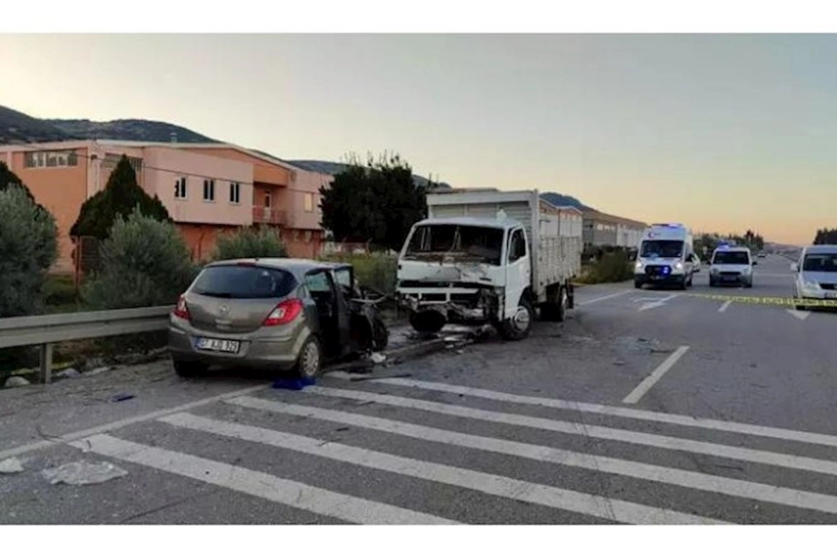 Avtomobil yük maşınına çırpıldı:1 ölü, 3 yaralı