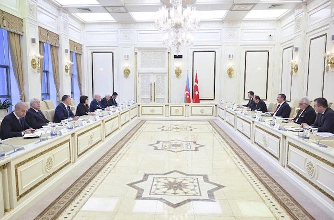 Milli Məclisin sədri Türkiyənin vitse-prezidenti ilə görüşdü