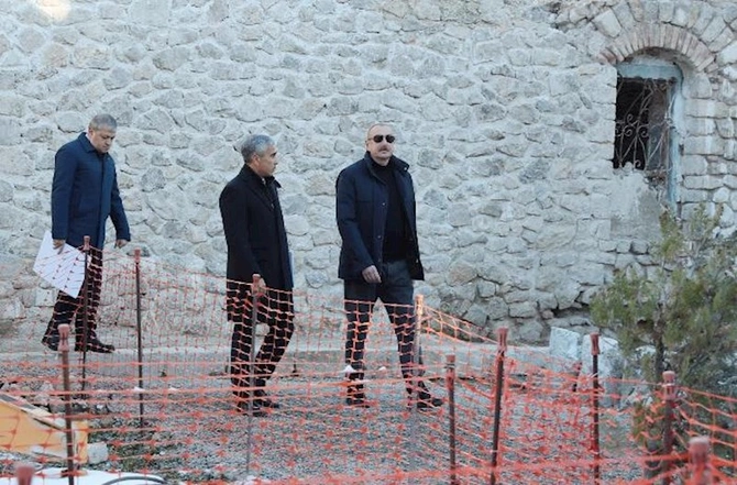 Prezident Aşağı Gövhər Ağa məscidində — FOTOLAR