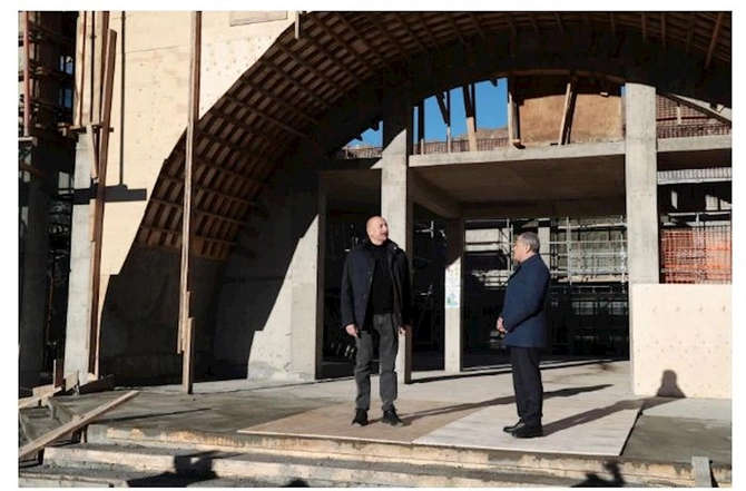 Prezident Daşaltı kənd məscidinin tikintisi ilə tanış olub Prezident Daşaltı kənd məscidinin tikintisi ilə tanış olub
