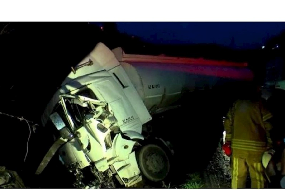 Yük maşını ilə tanker toqquşub: 1 ölü, 3 yaralı