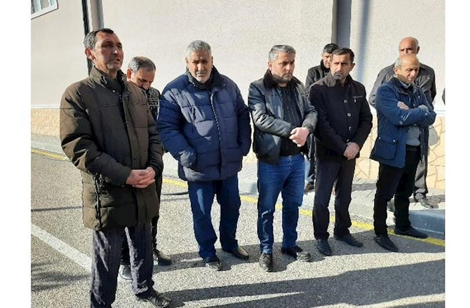 Dəllər kəndinin sakinləri “Açıq mikrofon”da — FOTOLAR Dəllər kəndinin sakinləri “Açıq mikrofon”da — FOTOLAR