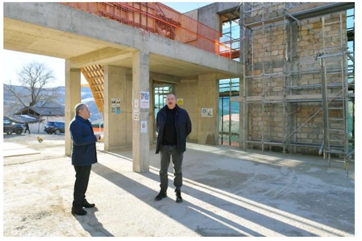 Prezident Daşaltı kənd məscidinin tikintisi ilə tanış olub