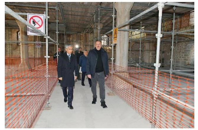 Prezident Aşağı Gövhər Ağa məscidində — FOTOLAR