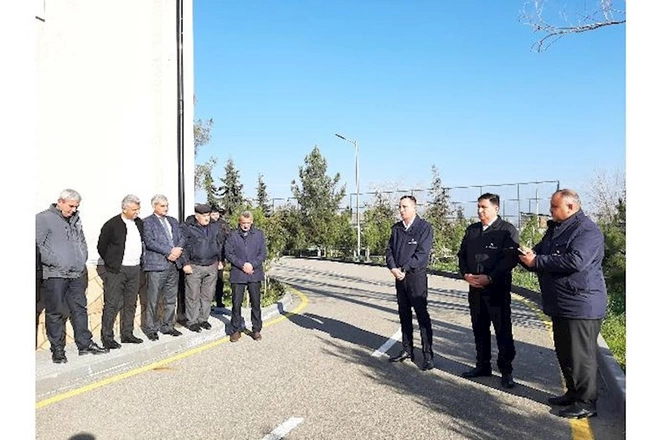 Dəllər kəndinin sakinləri “Açıq mikrofon”da — FOTOLAR Dəllər kəndinin sakinləri “Açıq mikrofon”da — FOTOLAR
