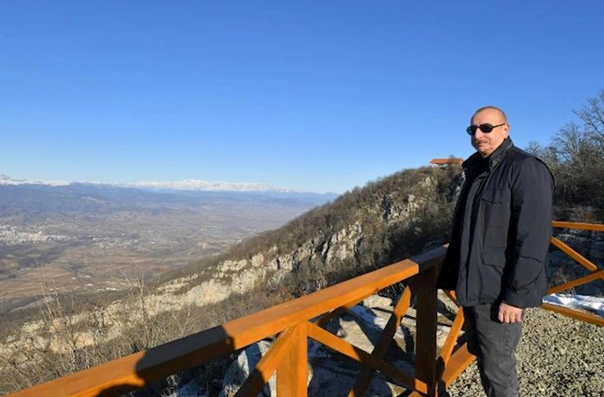 Prezident Xocalının Dağdağan kəndində — FOTOLAR (YENİLƏNİB)