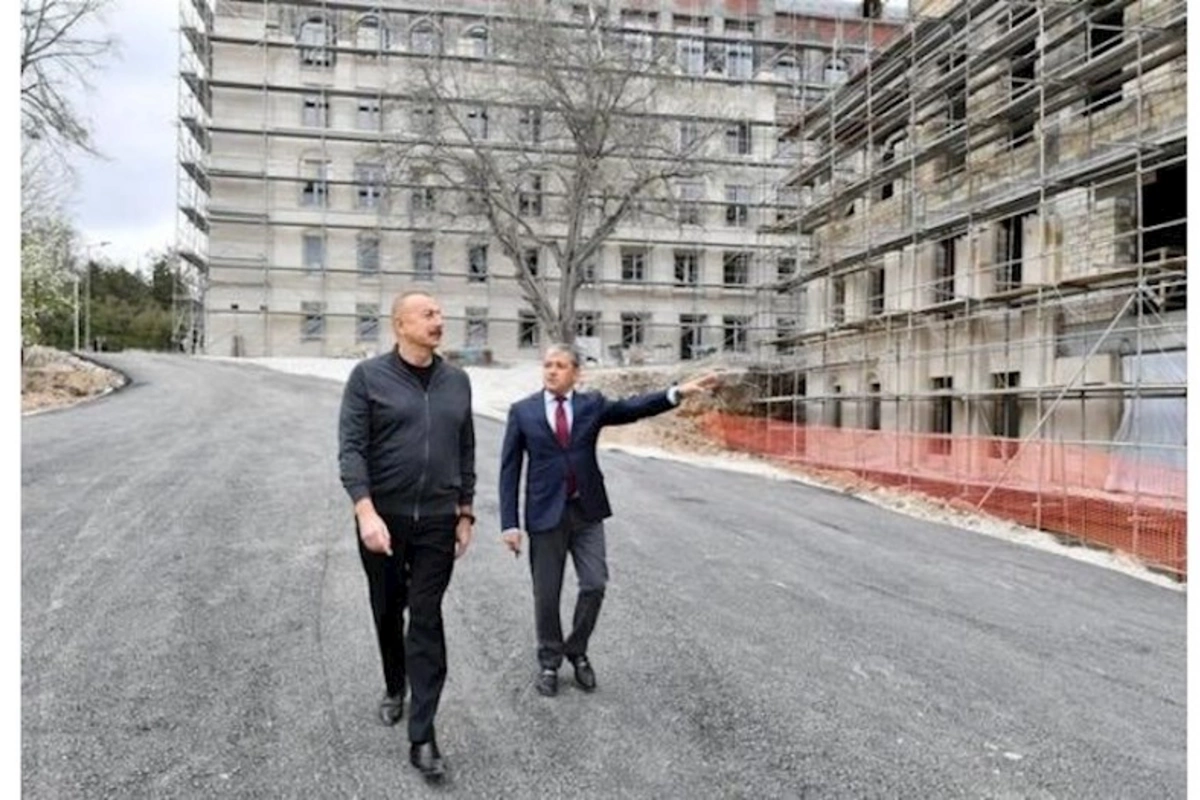 Prezident Şuşada tikinti-bərpa işləri ilə tanış olub