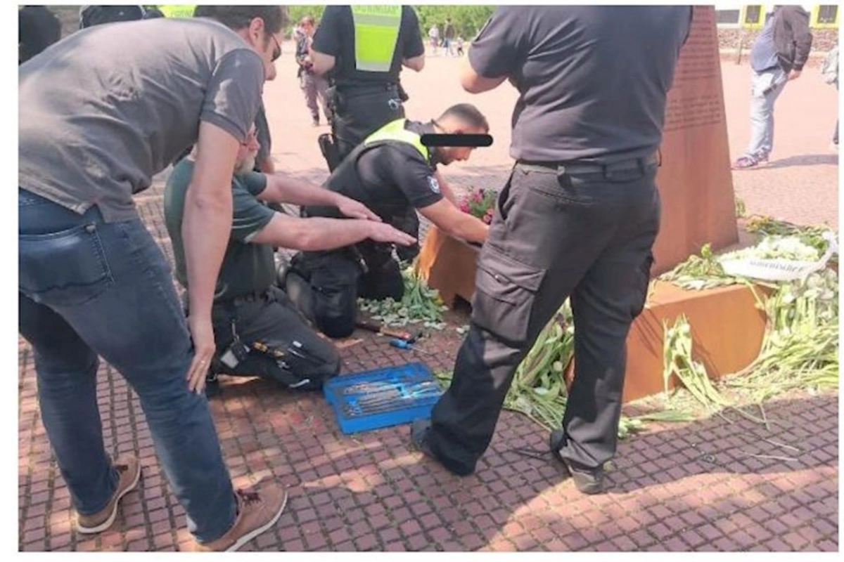 Almaniyada qondarma erməni soyqırımı abidəsi söküldü — FOTO