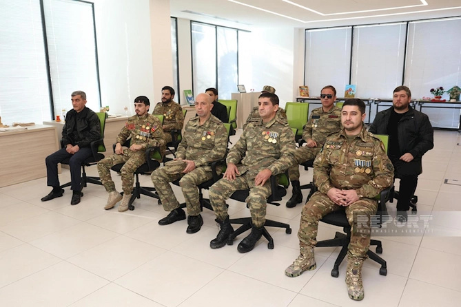 Şəhid ailələrinə, müharibə əlillərinə daha 200 mənzil və fərdi ev verilib Şəhid ailələrinə, müharibə əlillərinə daha 200 mənzil və fərdi ev verilib