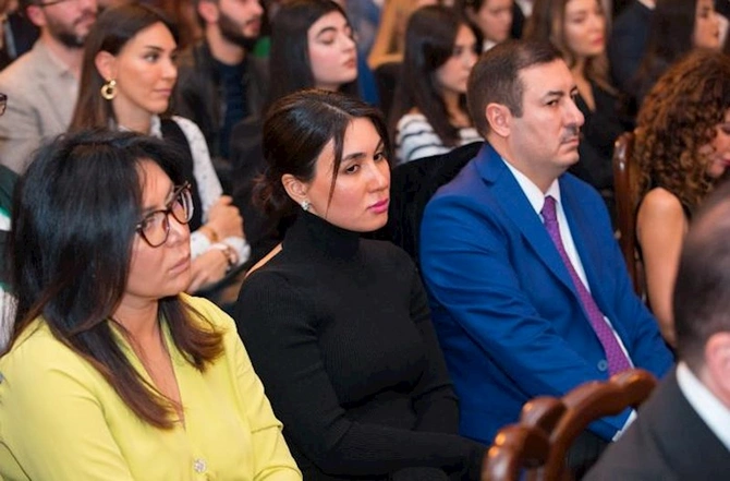 Heydər Əliyev ilinin yekununda Heydər Əliyev Fondunun dəstəyilə kitablar və portal təqdim edildi — FOTO