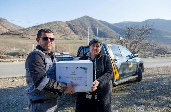 “AzerGold” Daşkəsəndə aztəminatlı ailələrə bayram sovqatı təqdim edib — FOTO