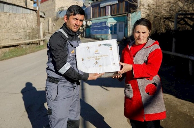 “AzerGold” Daşkəsəndə aztəminatlı ailələrə bayram sovqatı təqdim edib — FOTO