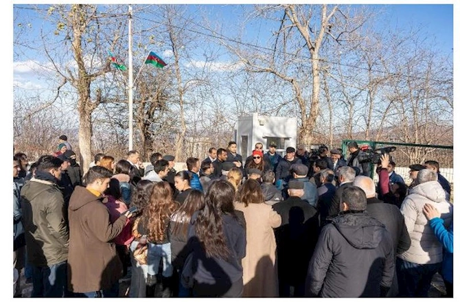 “Həmrəylik Günü ərəfəsində jurnalistlər Şuşada birlik nümayiş etdirdi...” — Aytəkin Alxaslının səfər TƏƏSSÜRATLARI “Həmrəylik Günü ərəfəsində jurnalistlər Şuşada birlik nümayiş etdirdi...” — Aytəkin Alxaslının səfər TƏƏSSÜRATLARI