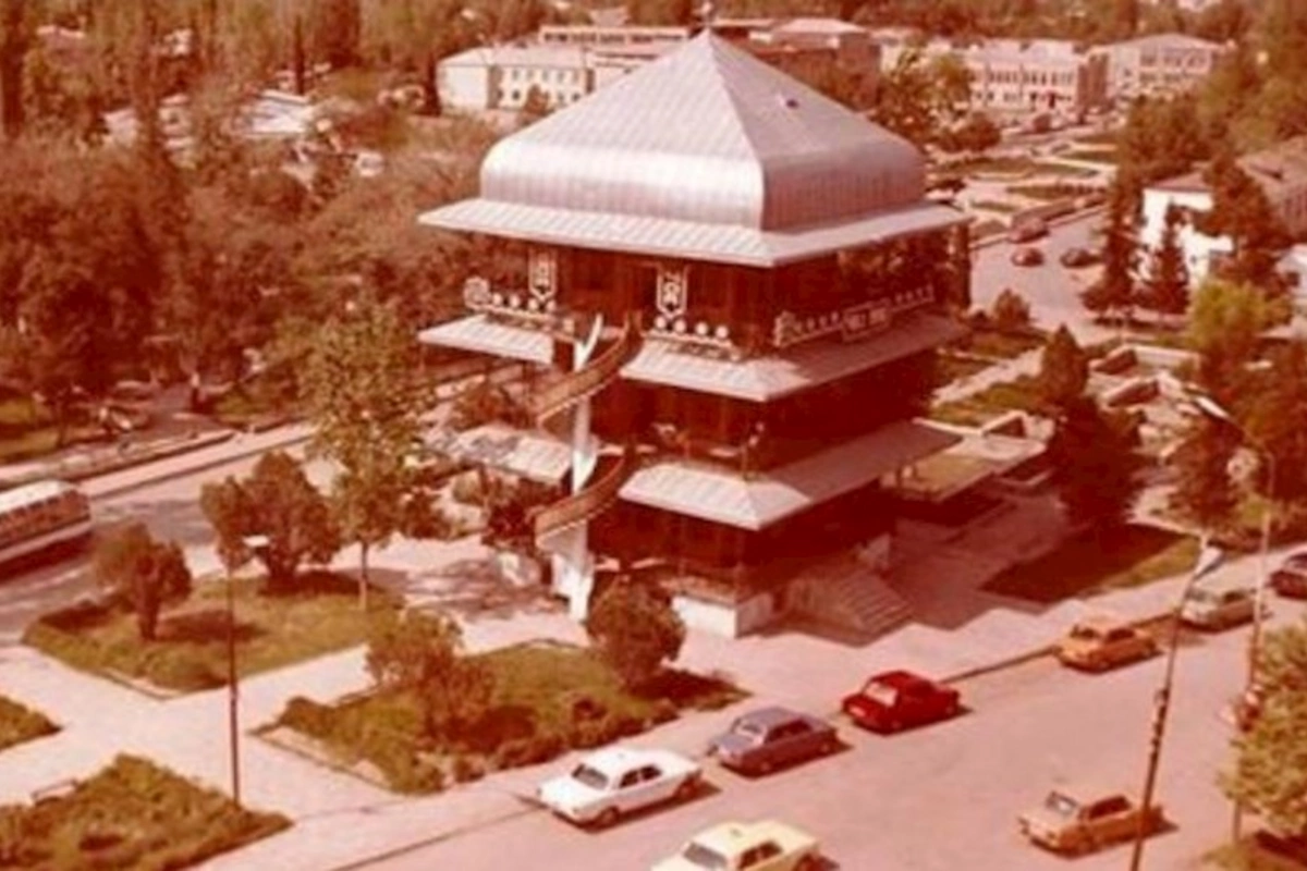 Ağdamın məşhur Çay evi yenidən inşa olunacaq