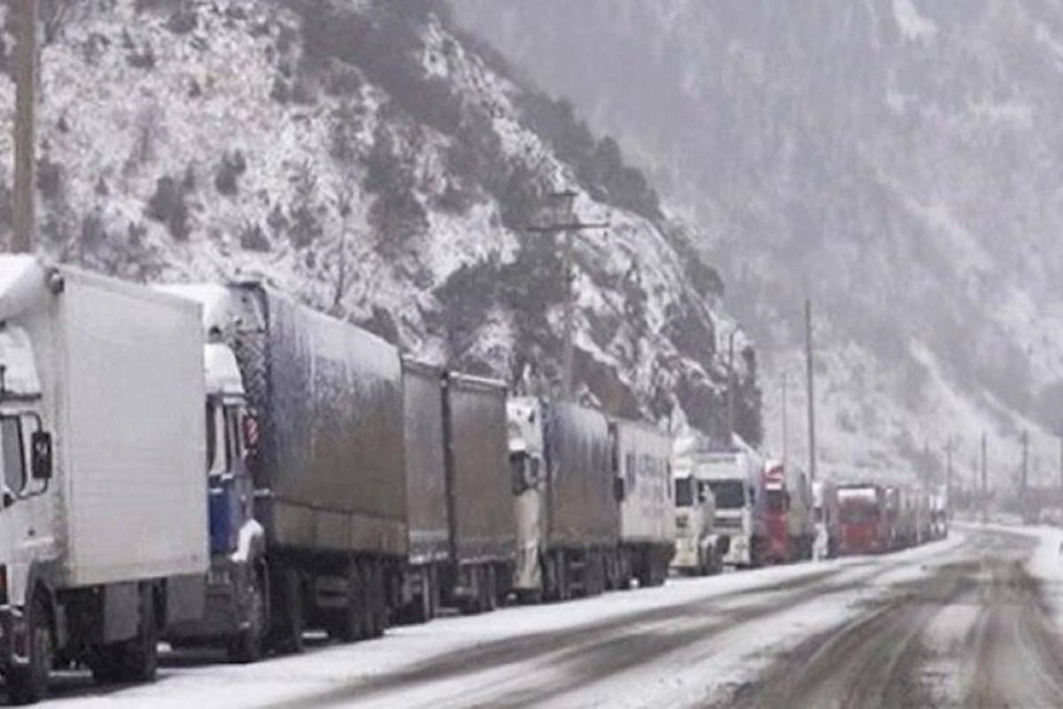 Ermənistanı Rusiya ilə əlaqələndirən yol qismən açıldı