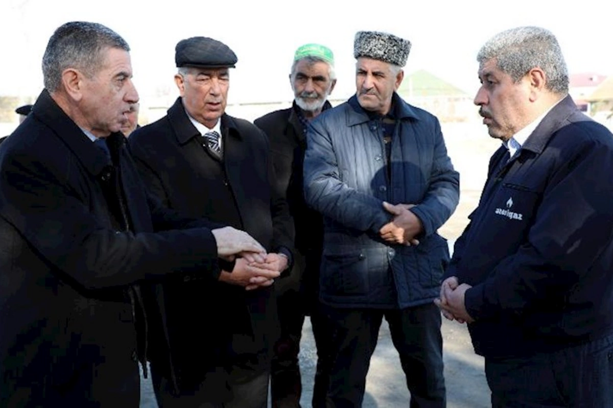 Gəlmə kənd sakinlərinin sualları Açıq mikrofonda — FOTOLAR