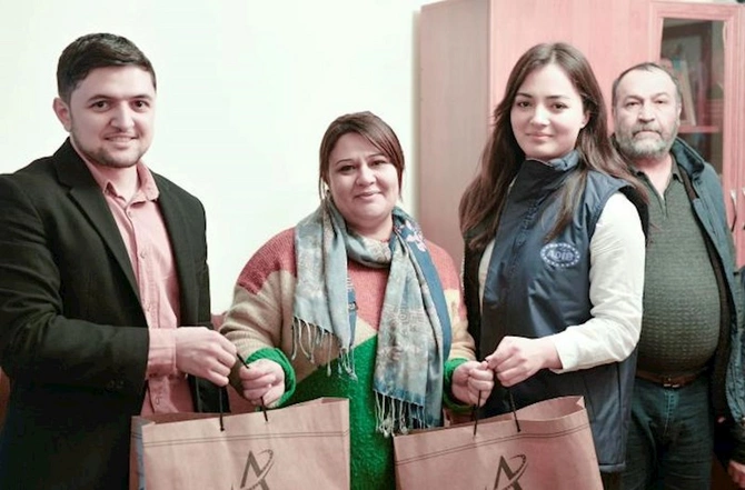 “Azərduz” Yeni il münasibətilə sakinləri təbrik etdi — FOTOLAR