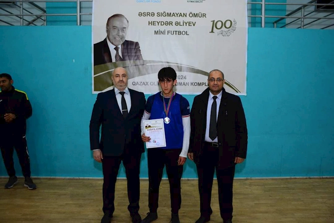Qazaxda mini futbol turnirinin qalibləri mükafatlandırıldı — FOTO