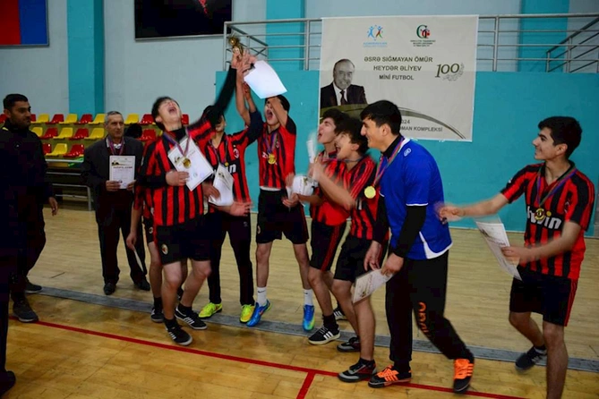 Qazaxda mini futbol turnirinin qalibləri mükafatlandırıldı — FOTO