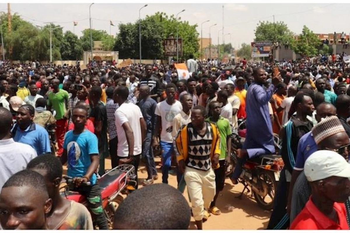 Nigerlilər Fransa hərbçilərinin ölkədən çıxarılmasını qeyd ediblər