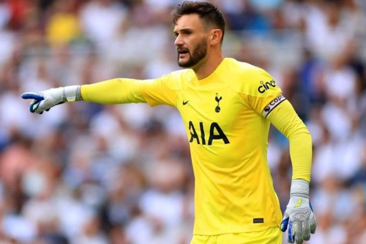 London klubu dünya çempionu olmuş qapıçının müqaviləsini ləğv edib