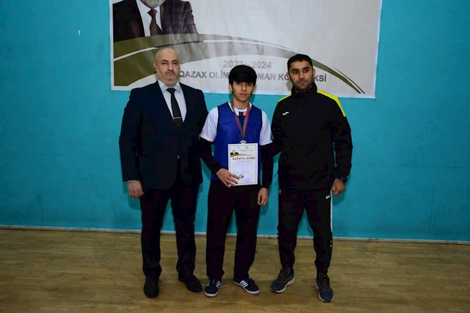 Qazaxda mini futbol turnirinin qalibləri mükafatlandırıldı — FOTO