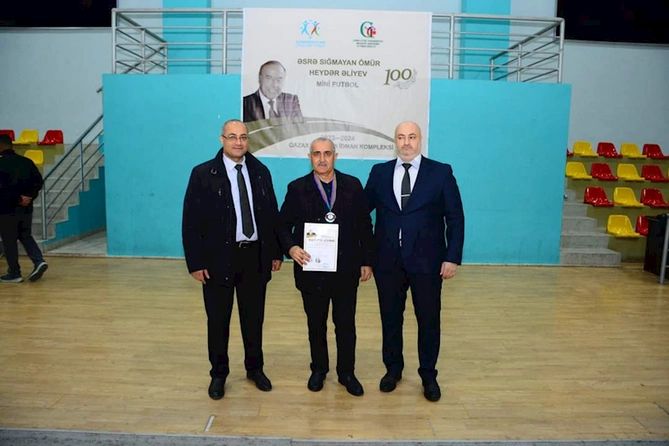 Qazaxda mini futbol turnirinin qalibləri mükafatlandırıldı — FOTO