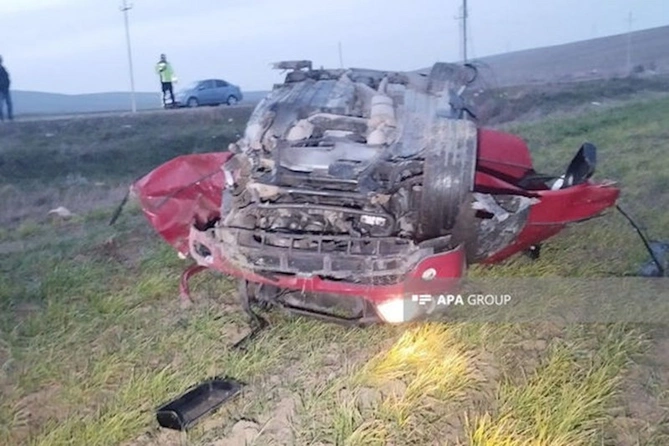 Şamaxıda BMW aşıb, bir ailənin üç üzvü həlak olub — FOTOLAR Şamaxıda BMW aşıb, bir ailənin üç üzvü həlak olub — FOTOLAR