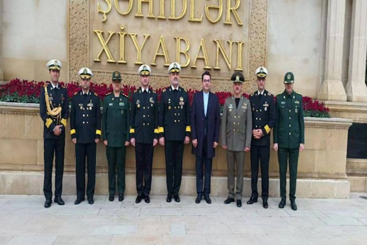 İran HDQ komandanı Şəhidlər xiyabanını ziyarət etdi