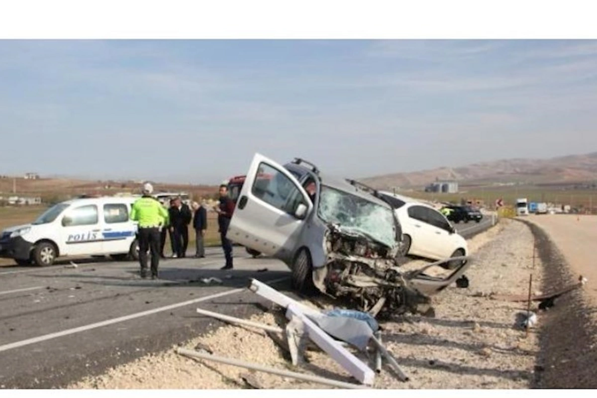 Zəncirvari yol qəzası: 2 ölü, 2 yaralı