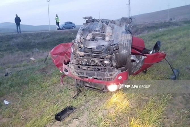 Şamaxıda BMW aşıb, bir ailənin üç üzvü həlak olub — FOTOLAR Şamaxıda BMW aşıb, bir ailənin üç üzvü həlak olub — FOTOLAR