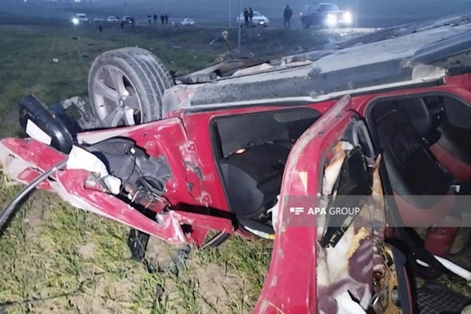 Şamaxıda BMW aşıb, bir ailənin üç üzvü həlak olub — FOTOLAR Şamaxıda BMW aşıb, bir ailənin üç üzvü həlak olub — FOTOLAR