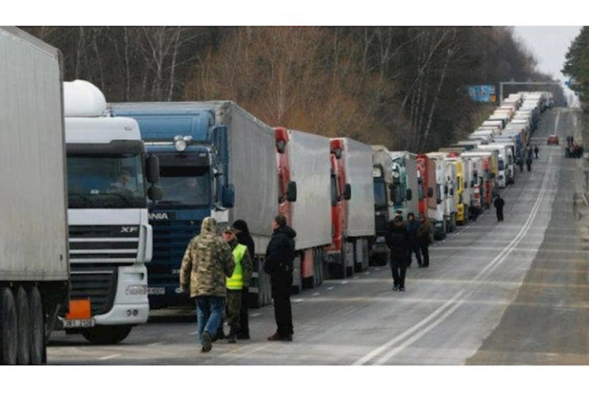 Azərbaycanın gömrük postlarında bu qədər yük maşını gözləmədədir
