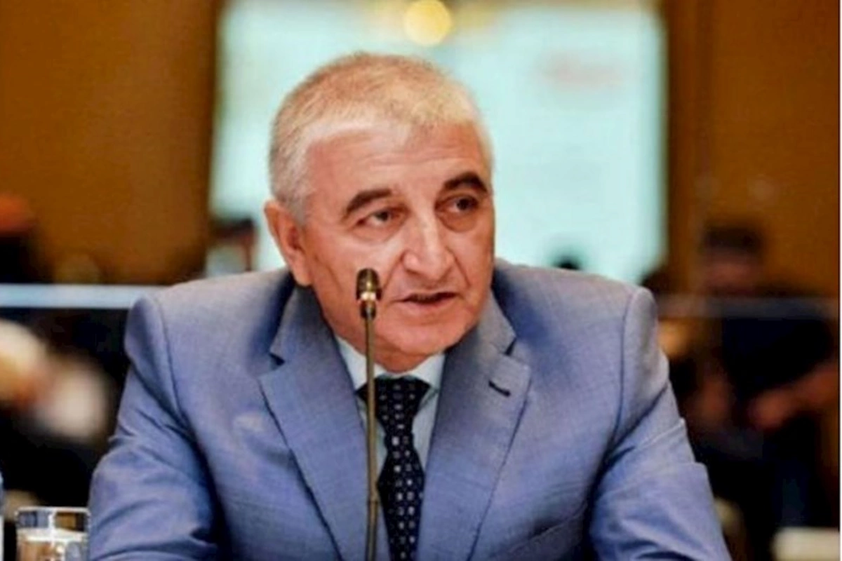 Məzahir Pənahovdan təklif: “Ən yaşlı seçiciyə hədiyyə vermək olar” — VİDEO