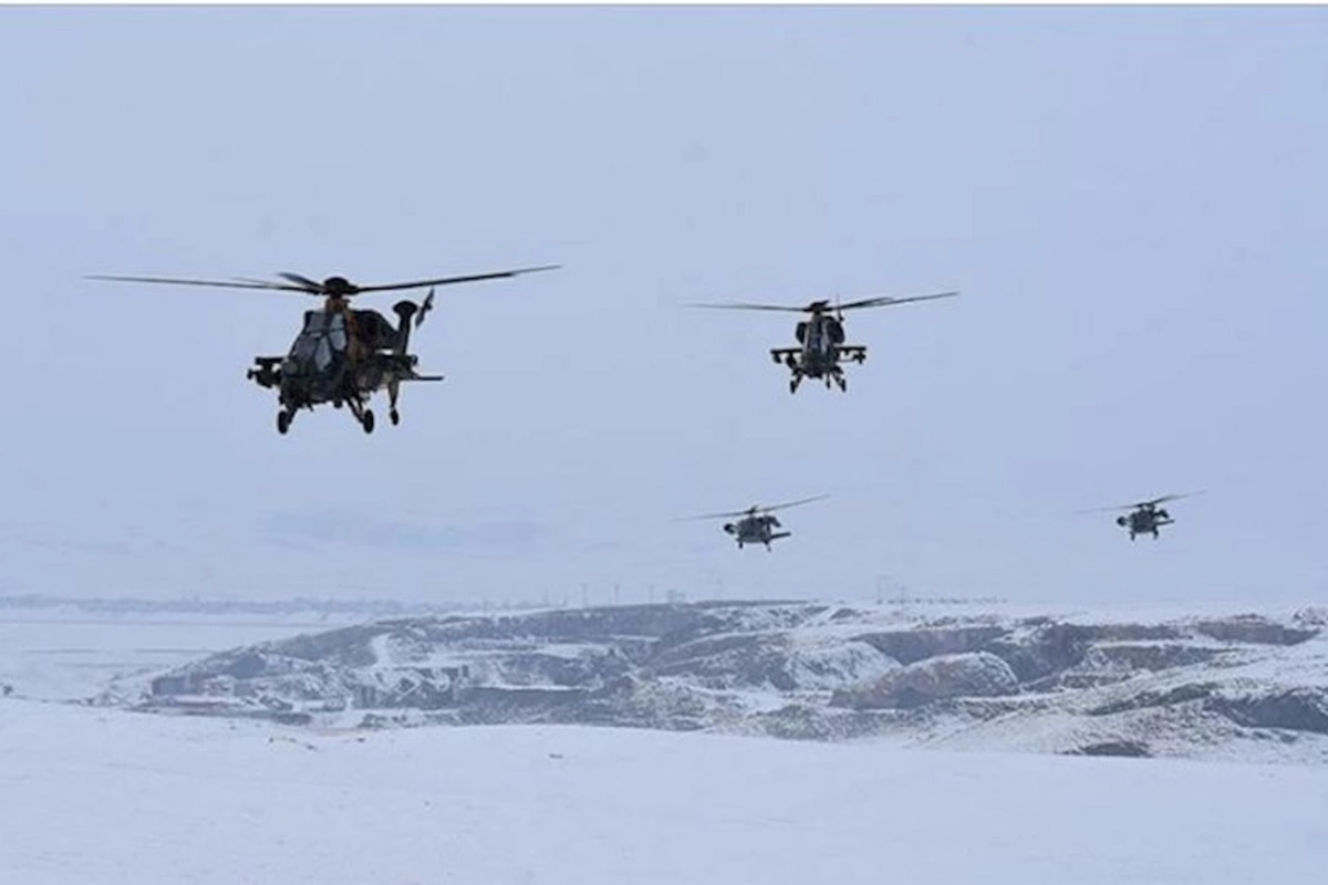 Pilotlarımız şərti düşmən hədəflərini məhv etdilər — FOTOLAR