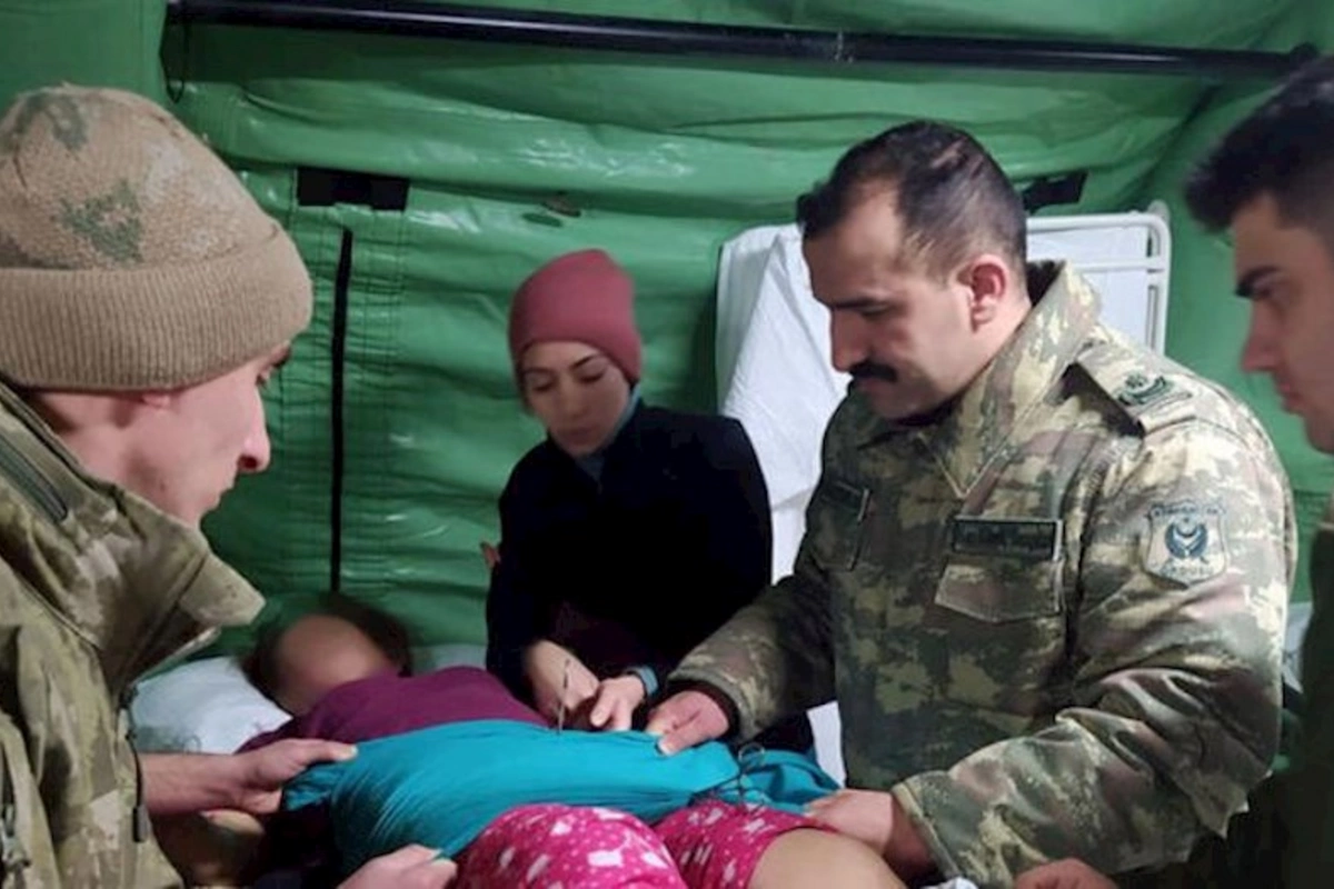 Hərbi həkimlərimiz Kahramanmaraşda növbəti əməliyyatlarını icra ediblər — FOTO