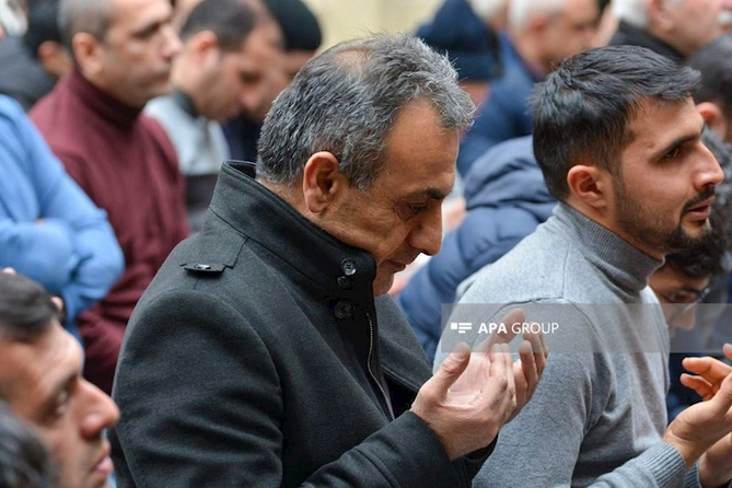 Məscidlərimizdə zəlzələdə ölənlər üçün cənazə namazı qılındı
