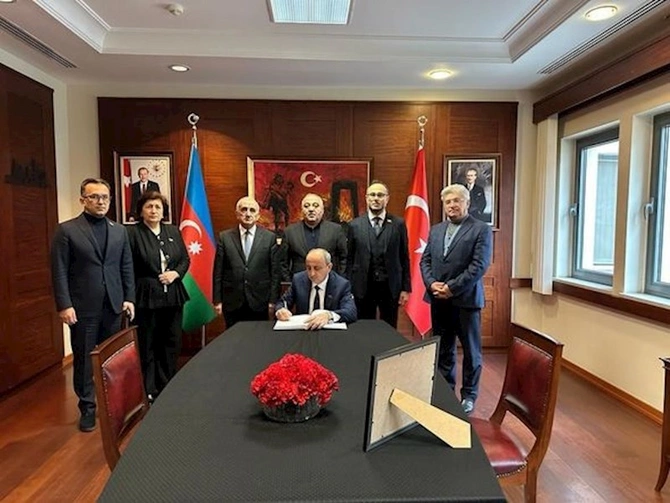 Qərbi Azərbaycan İcmasının rəhbərliyi Türkiyənin Azərbaycandakı səfirliyini ziyarət edib — FOTO