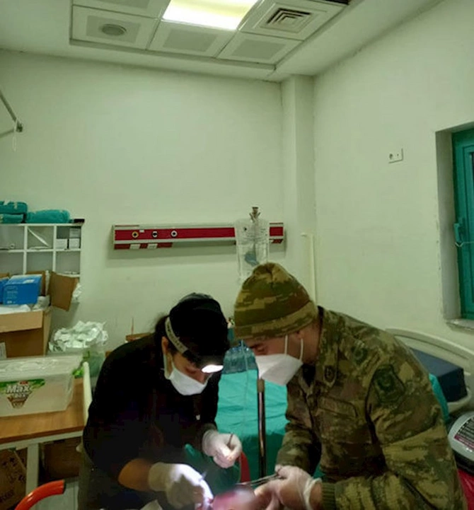 Hərbi həkimlərimiz Kahramanmaraşda növbəti əməliyyatlarını icra ediblər — FOTO